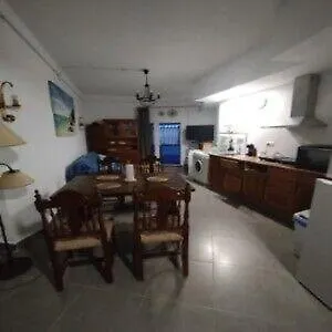 En דירה Iznate